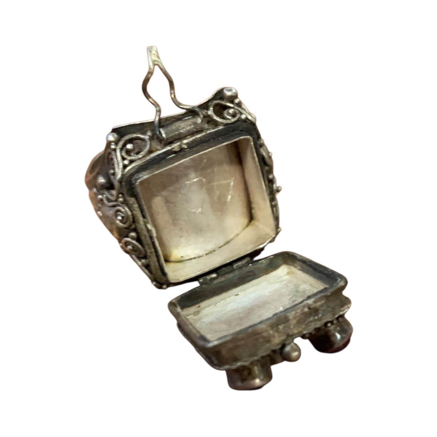Anello Vintage Con Scomparto