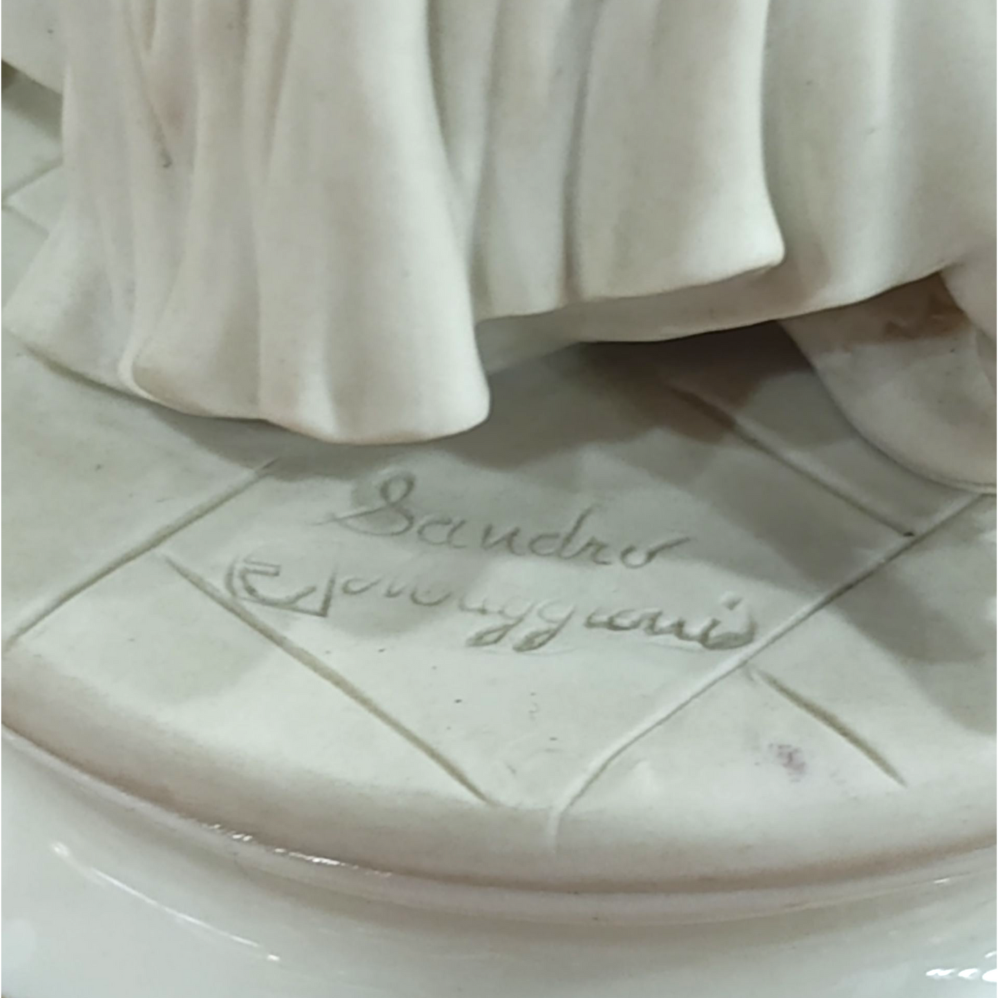 Statuina Capodimonte Biscuit Sandro Maggioni Bimba Cucito