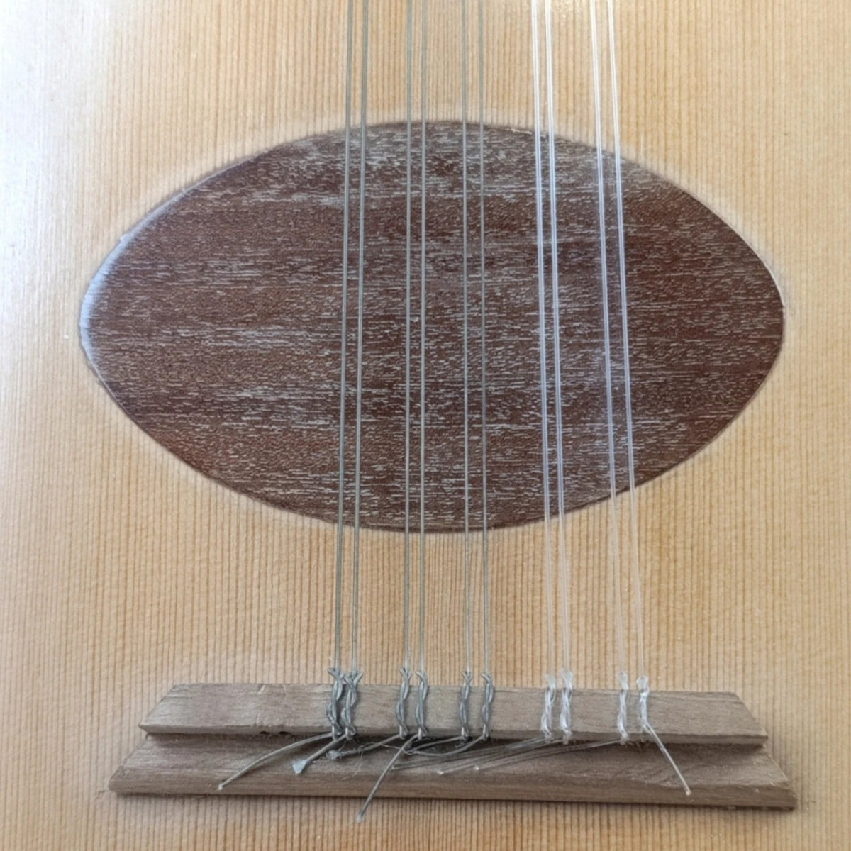 Oud In Legno Di Cedro E Noce